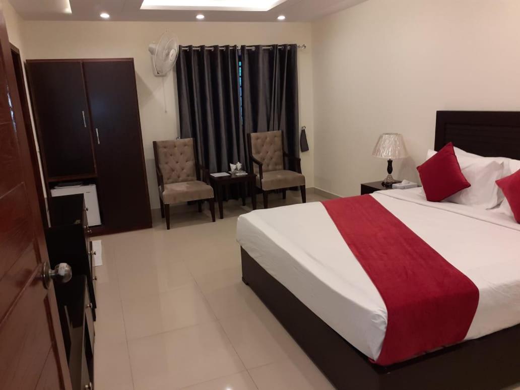 Hotel Noor Plaza Lahore Quarto foto